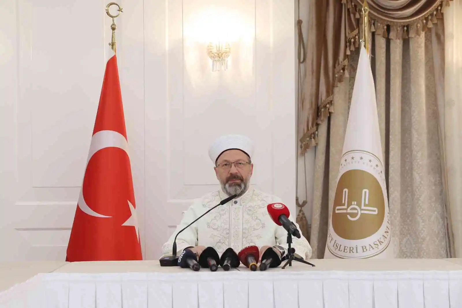 70 ülkenin Müslüman dini liderlerinden Kur'an-ı Kerim saldırılarına karşı ortak tepki
, ANKARA haberleri