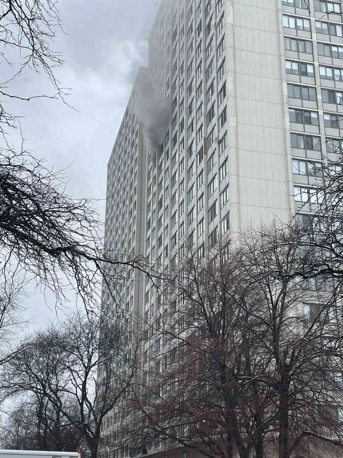 ABD’de 25 katlı binada yangın: 1 ölü, 8 yaralı
