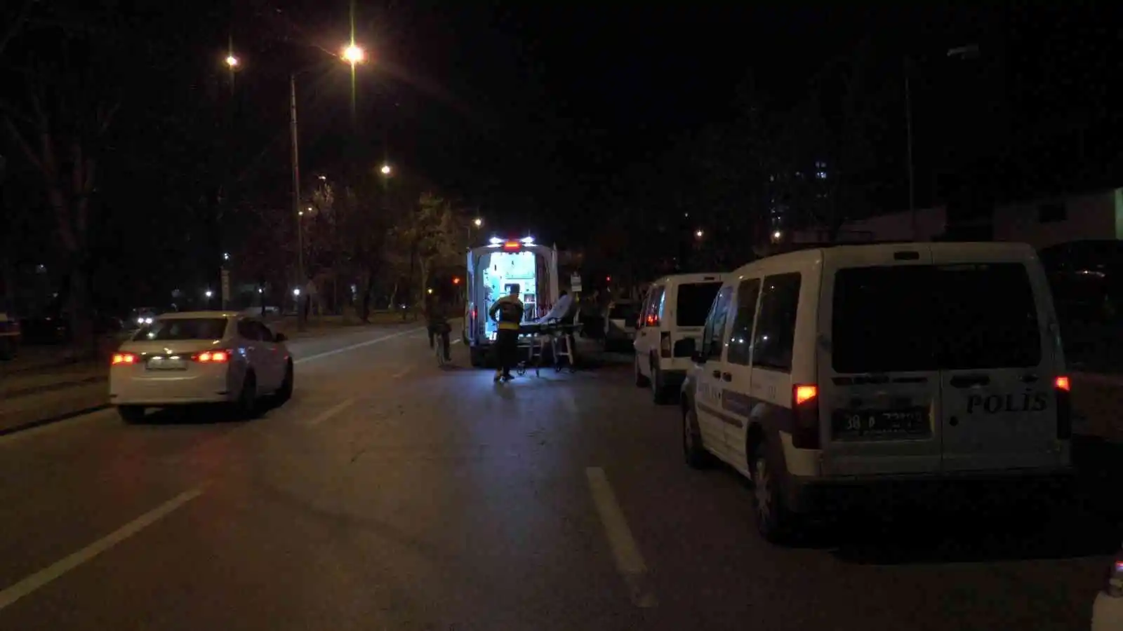 Aracında ölen kadını ihbardan dönen polisler buldu
, KAYSERİ haberleri