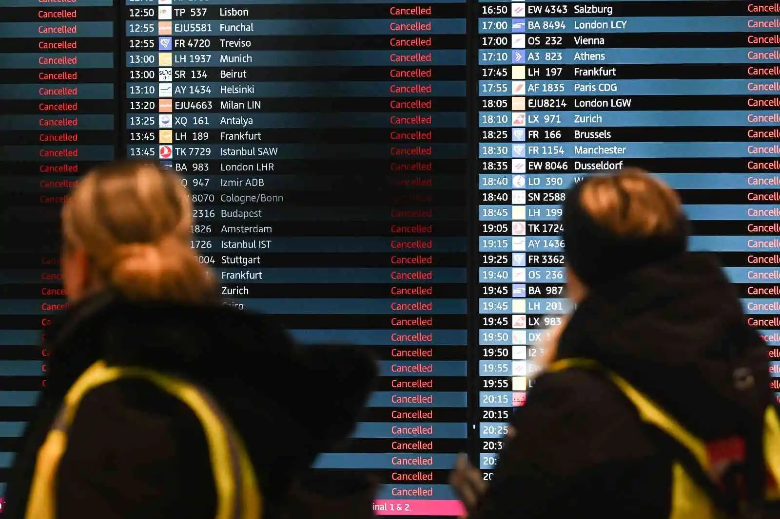 Berlin Havalimanı’nda grev: Tüm uçuşlar iptal oldu
