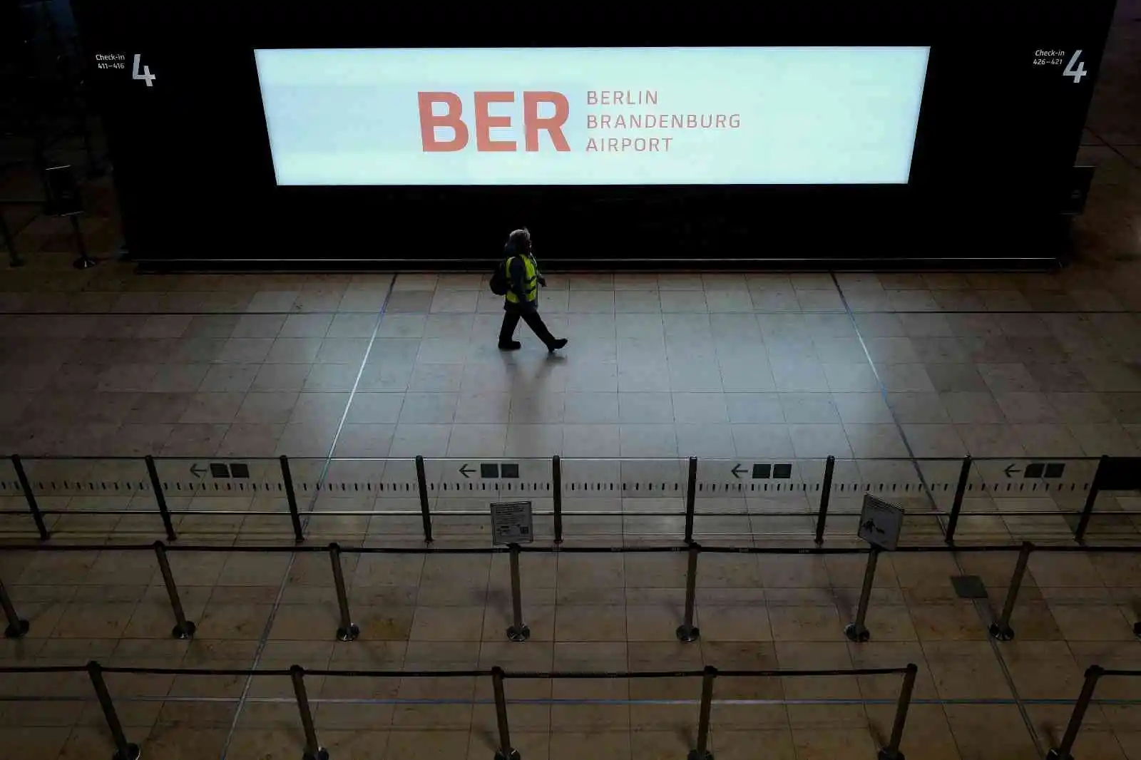 Berlin Havalimanı’nda grev: Tüm uçuşlar iptal oldu
