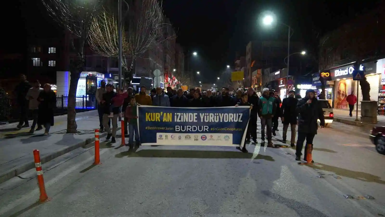 Burdur'da STK'lar İsveç'te Kur'an-ı Kerim yakılmasına tepki gösterdi
, BURDUR haberleri