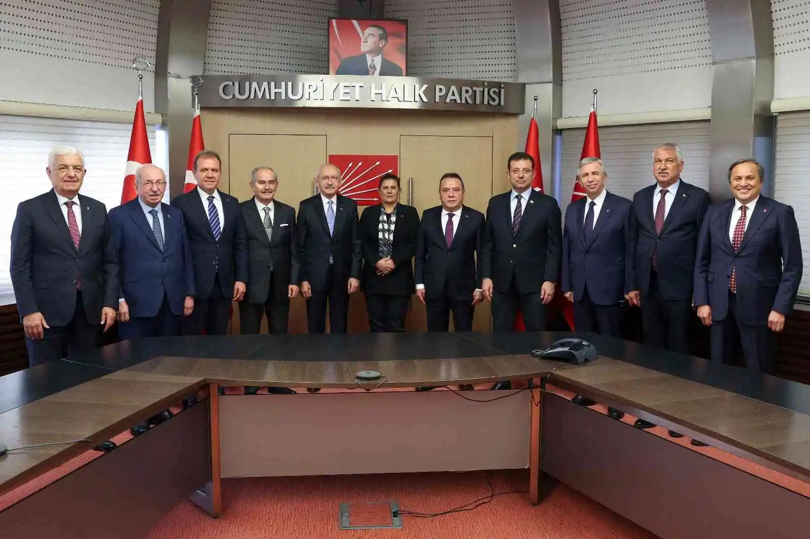 CHP lideri Kemal Kılıçdaroğlu, CHP’li Belediye Başkanları ile görüştü
