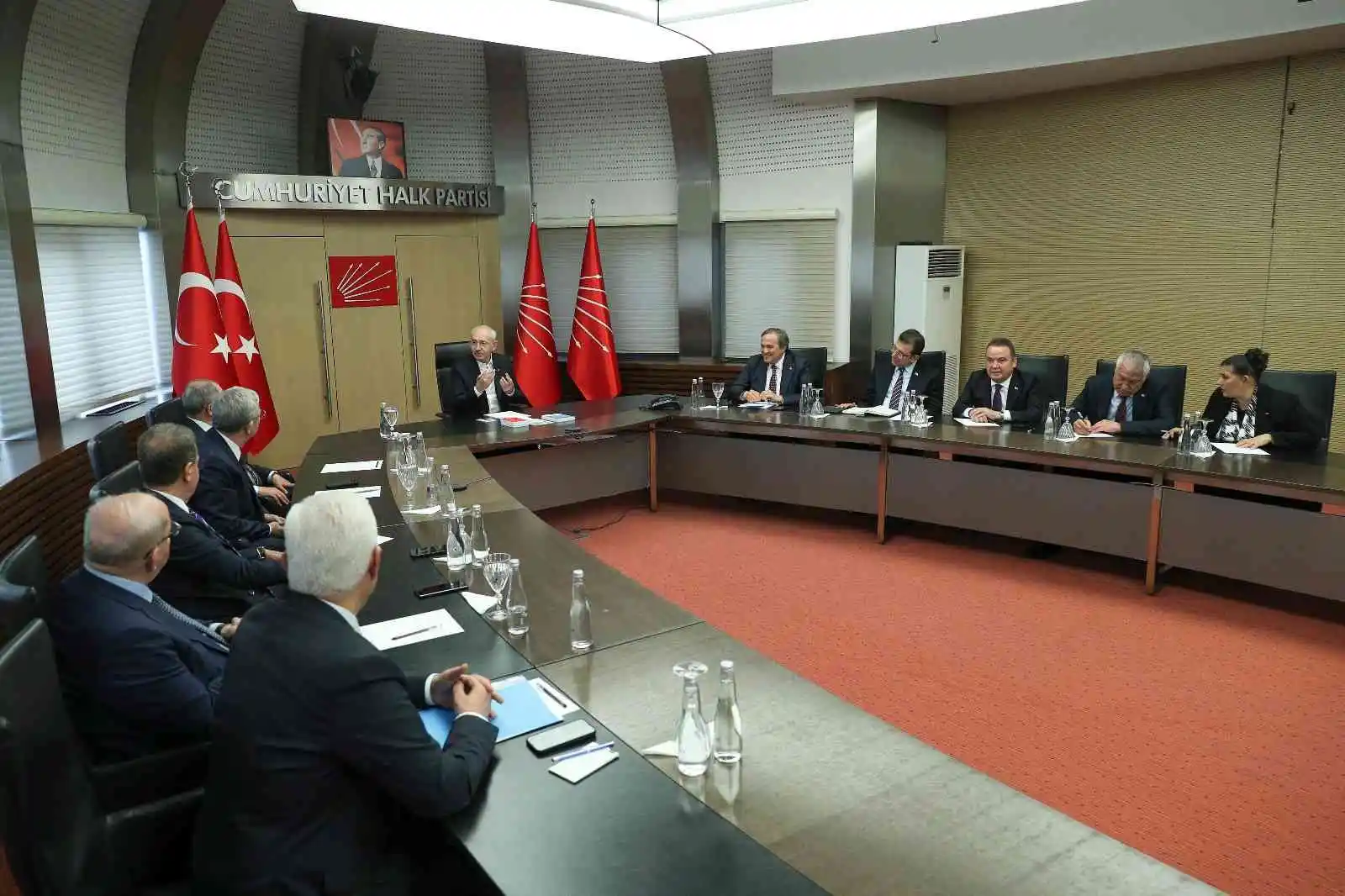 CHP lideri Kemal Kılıçdaroğlu, CHP’li Belediye Başkanları ile görüştü

