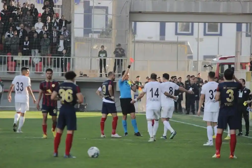 Göztepe - Bandırmaspor ve Altınordu - Boluspor maçlarının hakemleri belli oldu
, İZMİR haberleri
