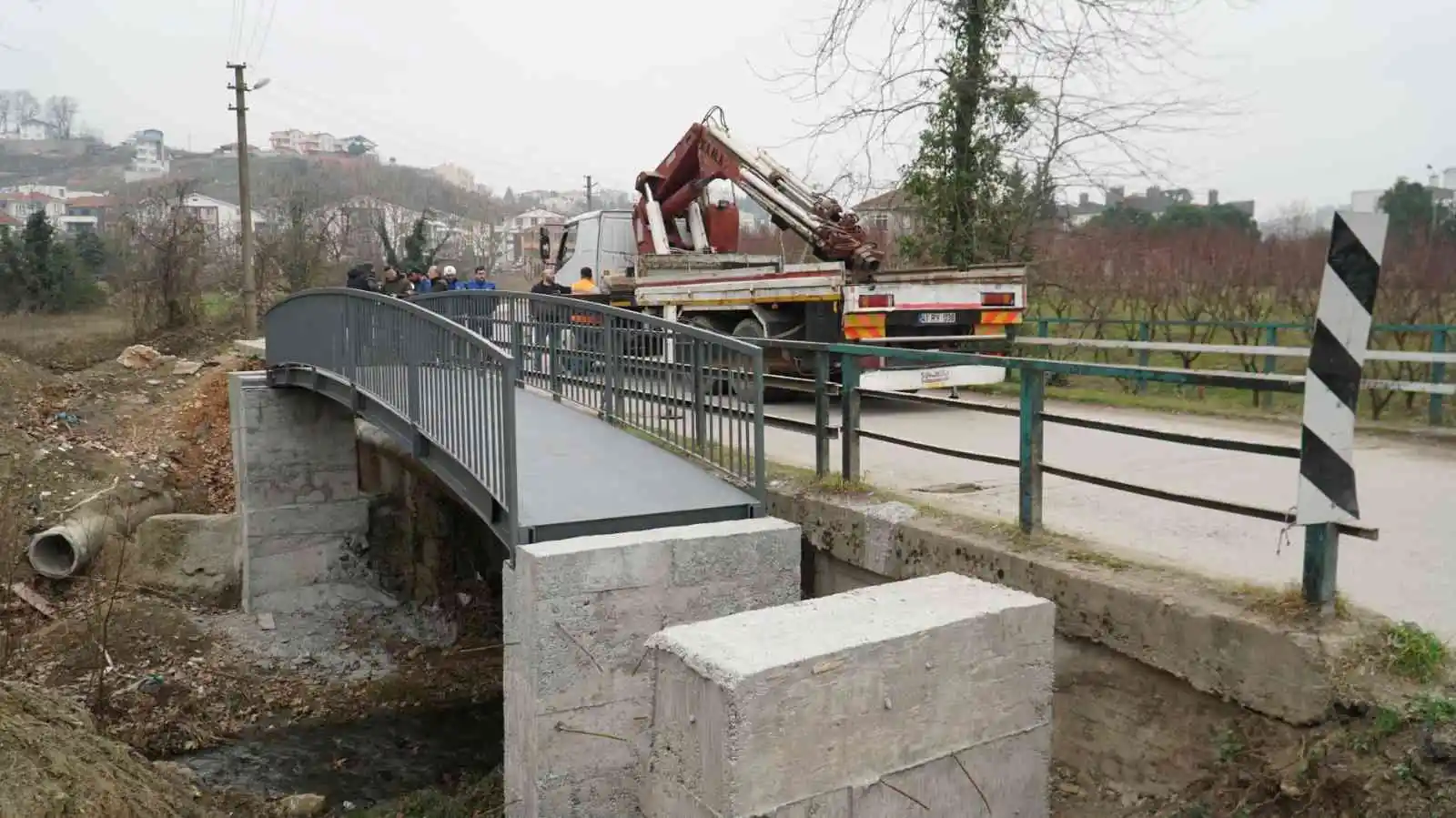 Şirinköy’de güvenli ulaşım için yaya köprüsü yapılıyor
