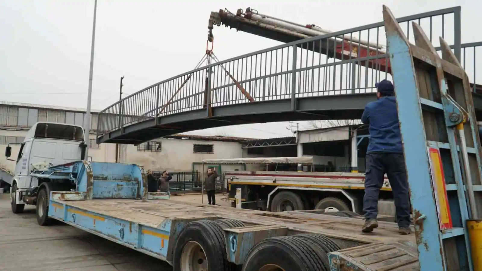 Şirinköy’de güvenli ulaşım için yaya köprüsü yapılıyor
