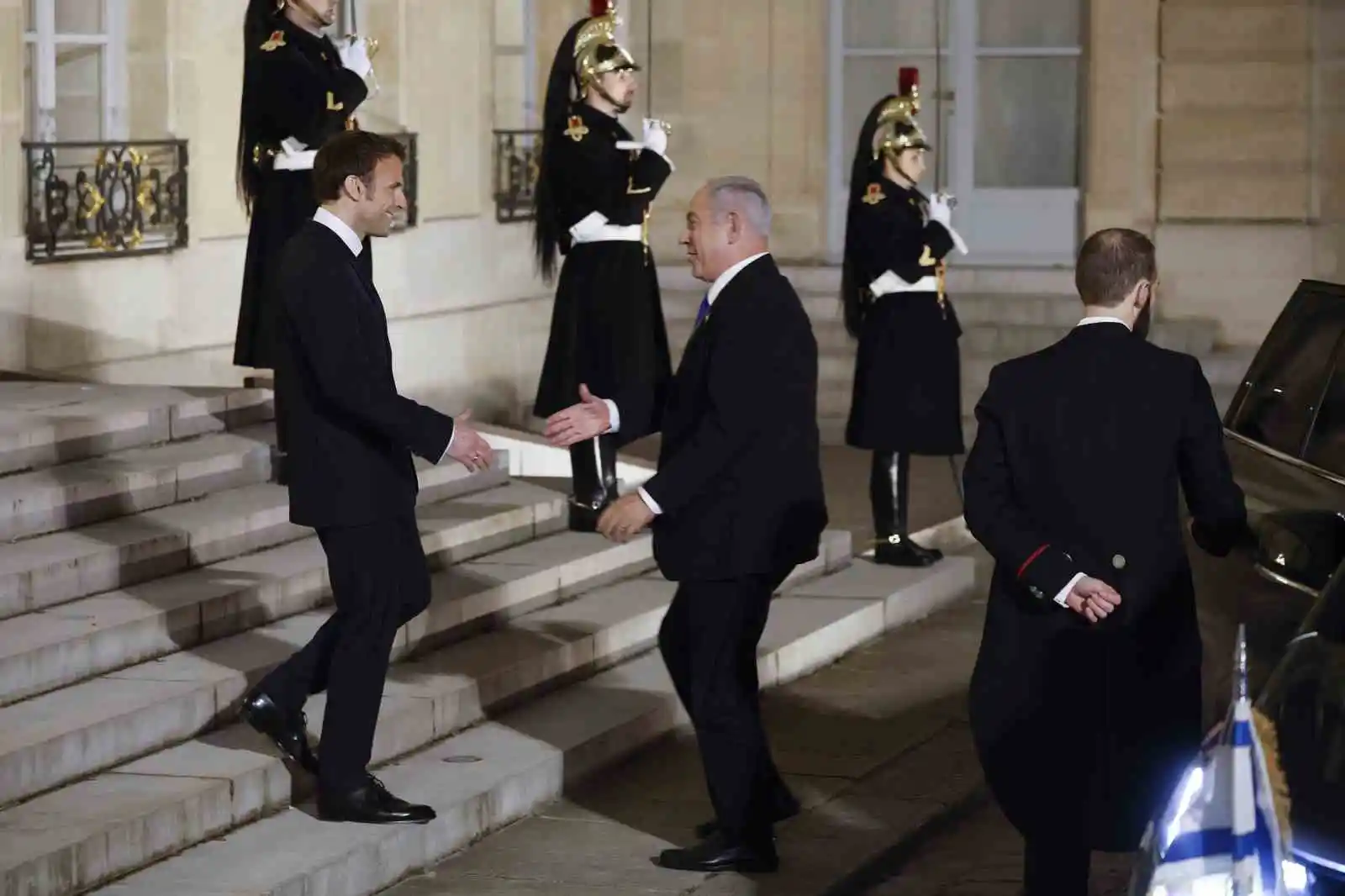 Netanyahu ve Macron, Paris'te bir araya geldi
, PARİS haberleri